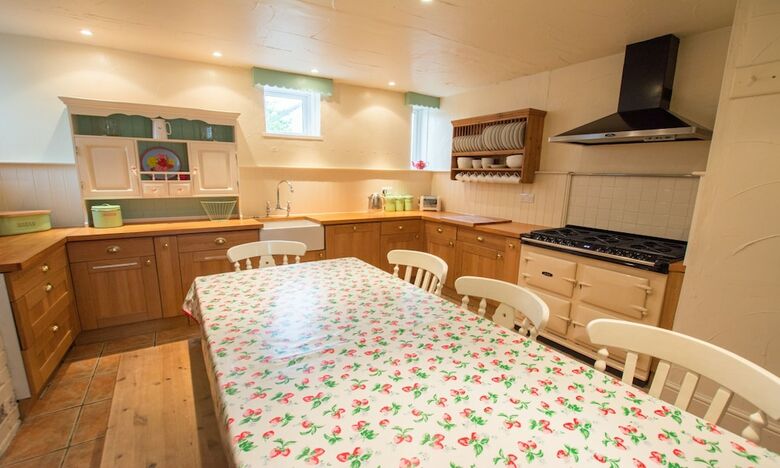 Bridge Cottage Croyde 3/4 Bed Sleeps 8 Hot Tub
