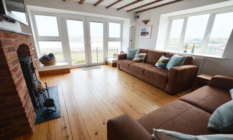 Stables Croyde 4 Bedrooms / Sleeps 8 Sea & Beach Views