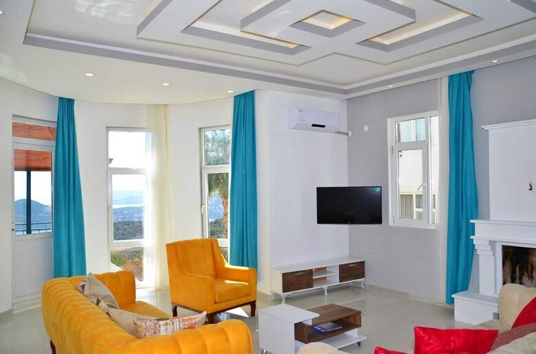 3 House Apart