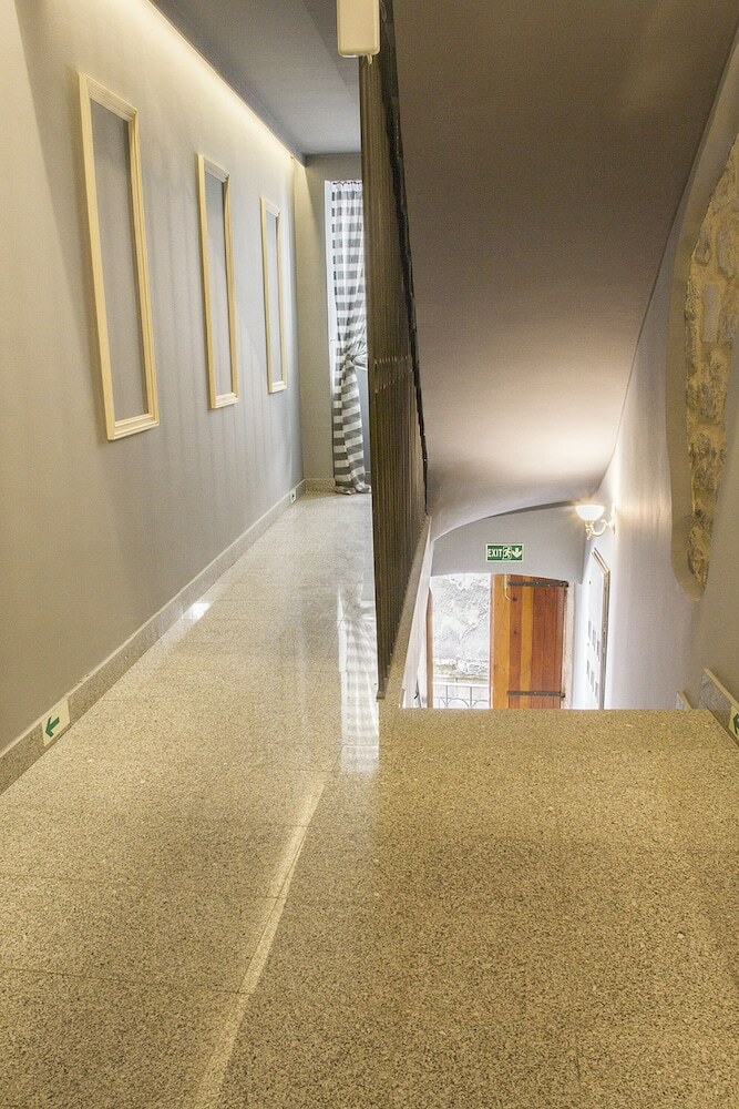 D & Sons Apartments