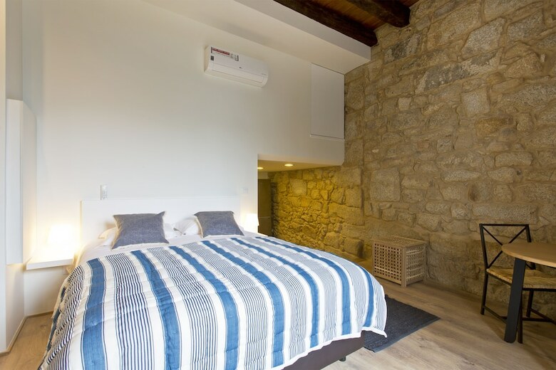 Rva S�o Jo�o Novo Apartments
