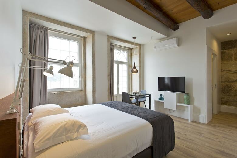 Rva S�o Jo�o Novo Apartments