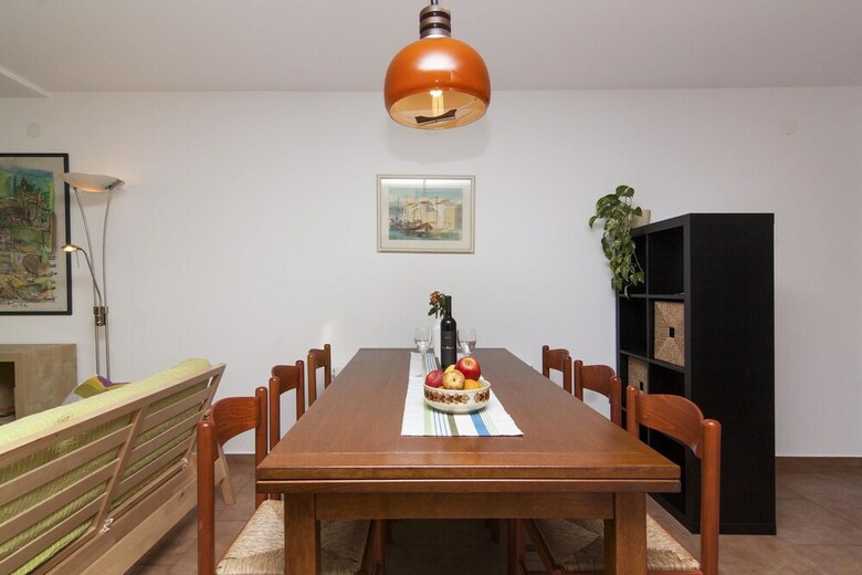 Apartments Levan Ceja