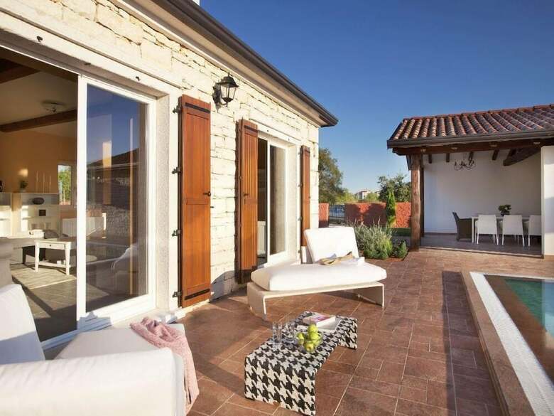 Villas Modena & Luxoria