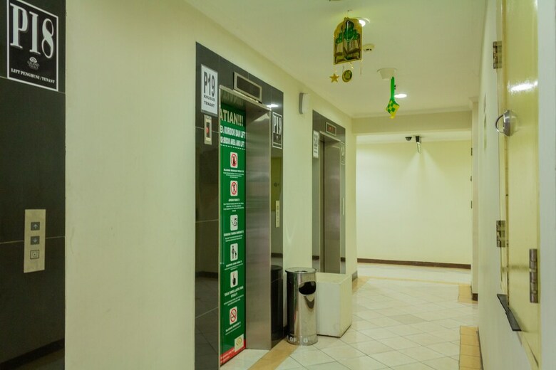Hotel Collection O 6 Grand Palace Kemayoran