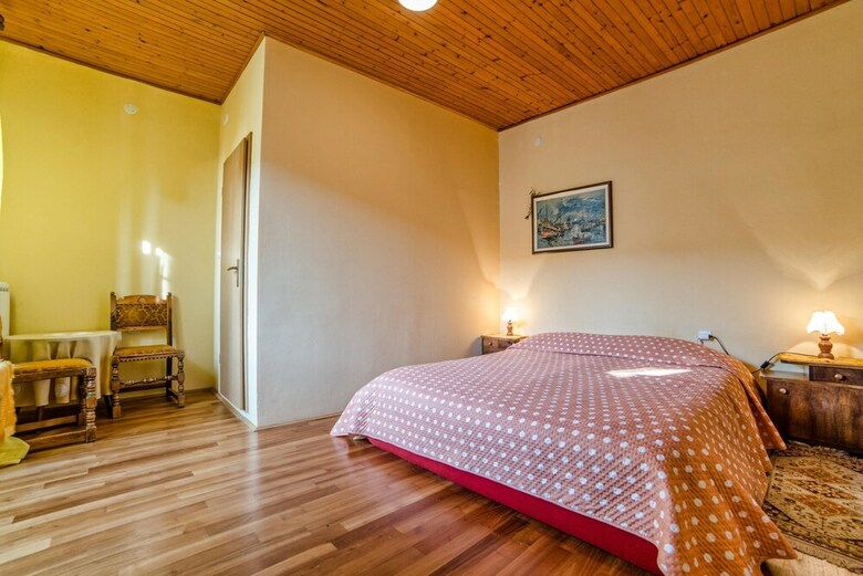 Apartamentos App And Rooms Nela Hum