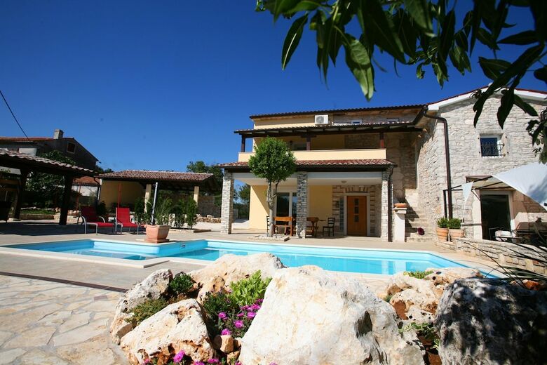 Villa Nada Flores