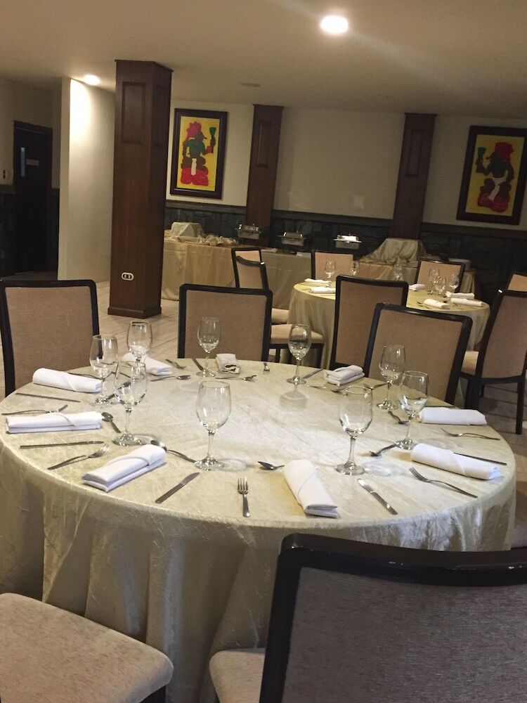Hotel Maya Colonial