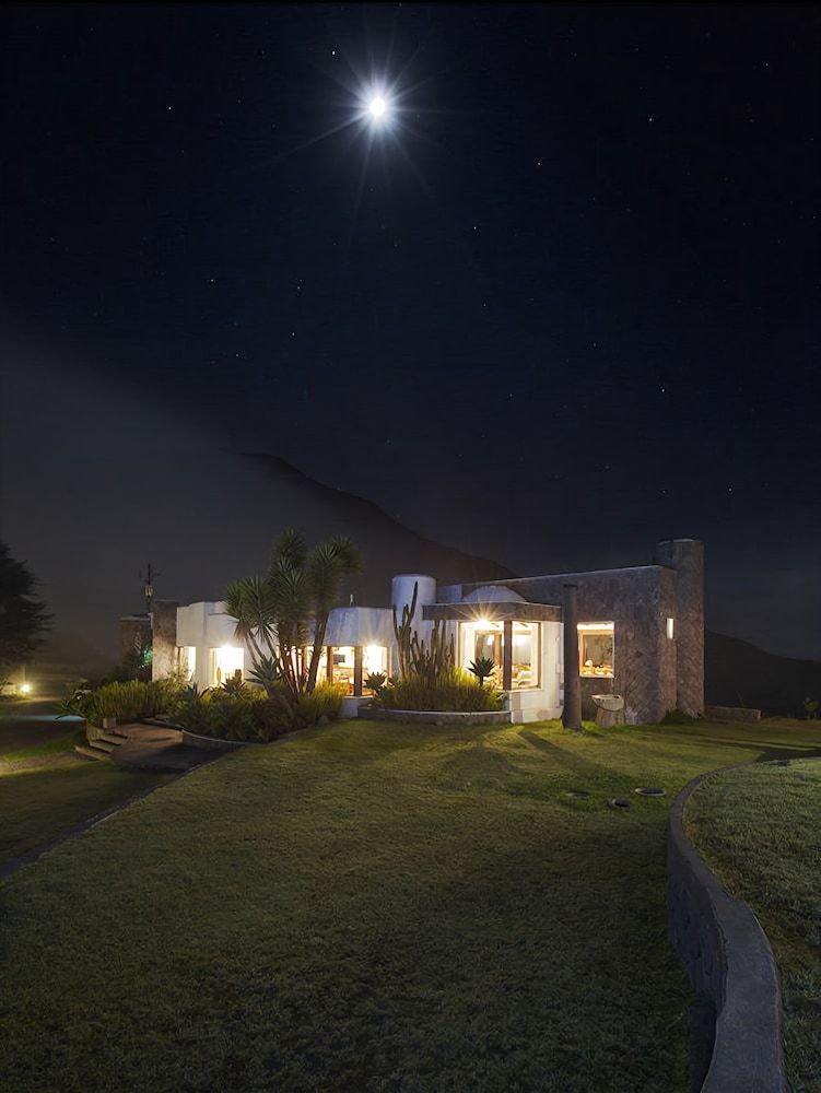 Hotel El Crater