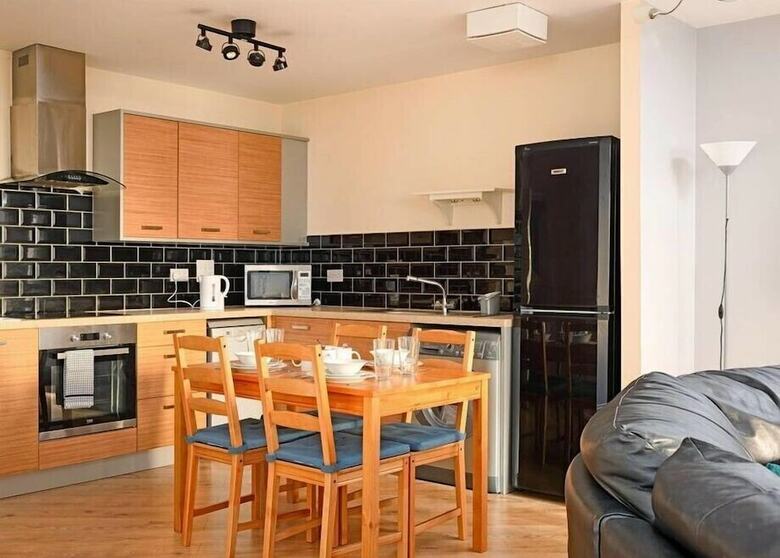 Wonderful Apartment Nr Central Edinburgh