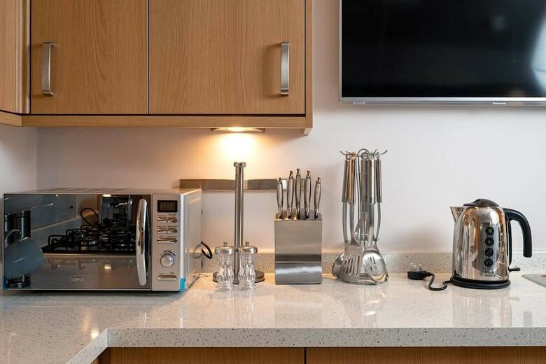 Modern Bright Apartment Near Centre