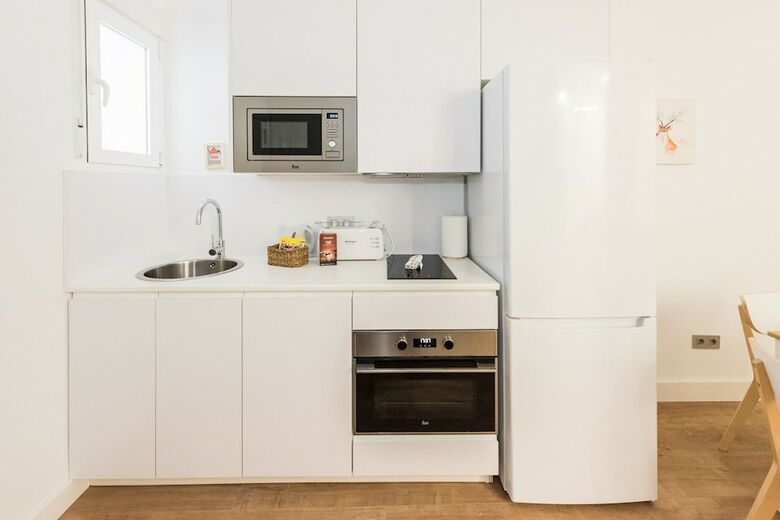 Apartamentos La Casa Del Mes�n de Paredes