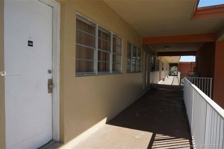 Beautiful Cozy 1br Apartment Walk From The Ocean!