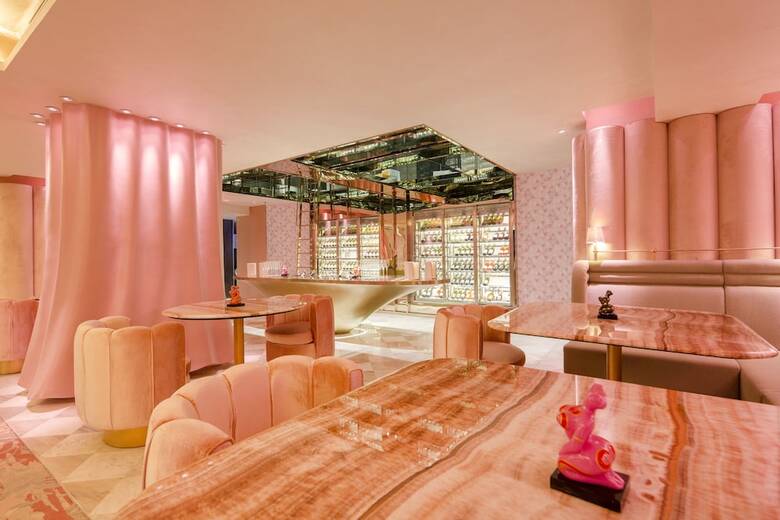 Hotel Tower Club At Lebua (The World?s First Vertical Destination)