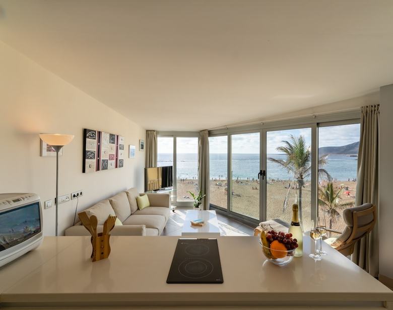 Apartamentos Playa Grande By Living Las Canteras