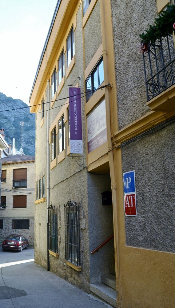 Pension Tres Puentes Anguiano