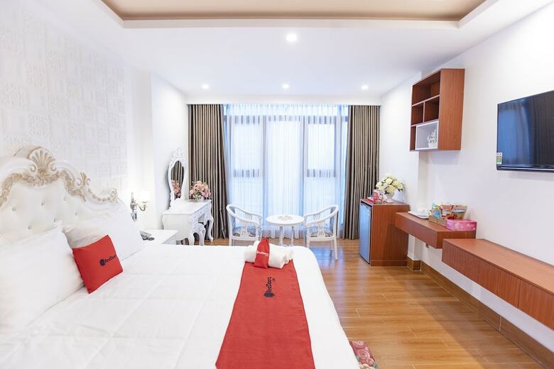 Hotel Reddoorz Plus @ Cach Mang Thang 8 Street