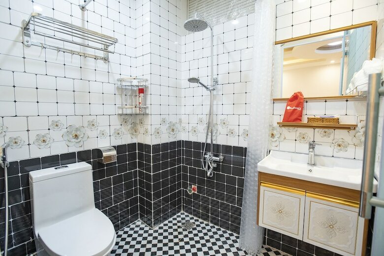 Hotel Reddoorz Plus @ Cach Mang Thang 8 Street