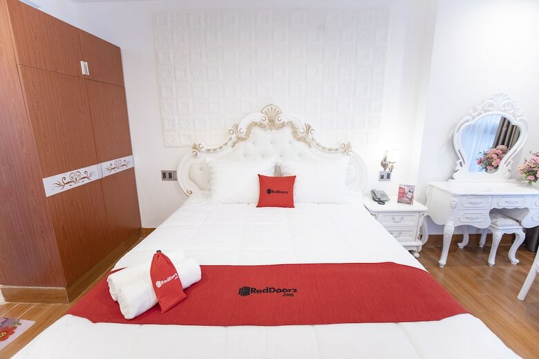 Hotel Reddoorz Plus @ Cach Mang Thang 8 Street