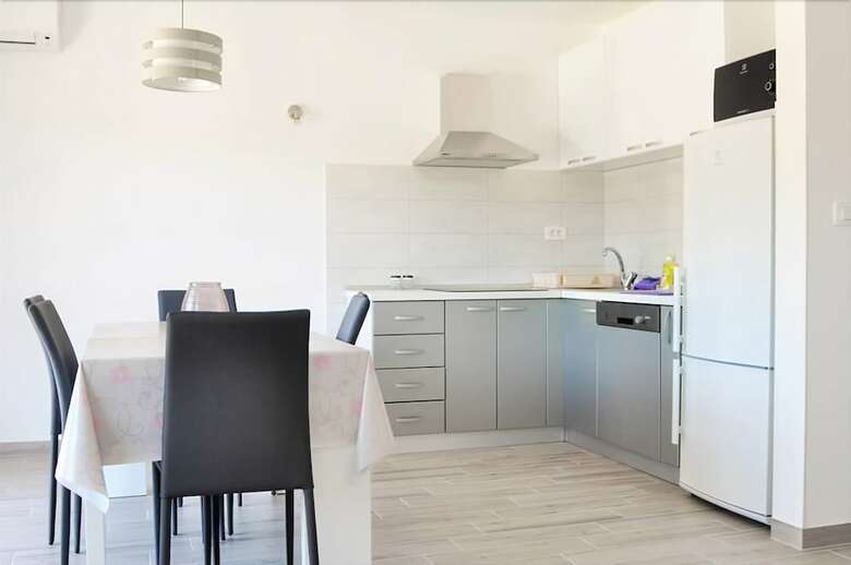 Apartments Zora 1629