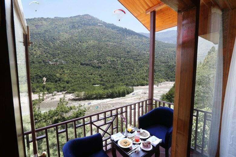 Hotel Regenta Inn Blossoms Kullu Manali