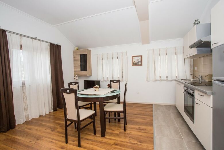 Apartments Vladimir 2835 / One Bedroom A4