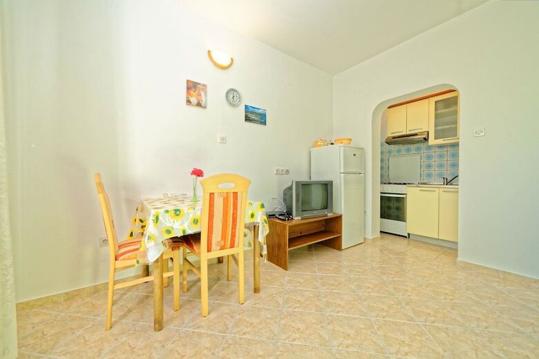 Apartments Danijela Rab