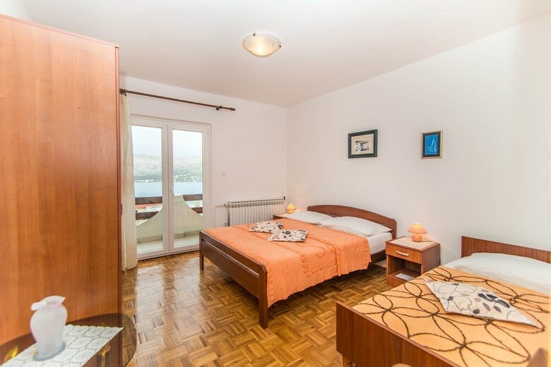 Apartments Valenti? 1304 Pag