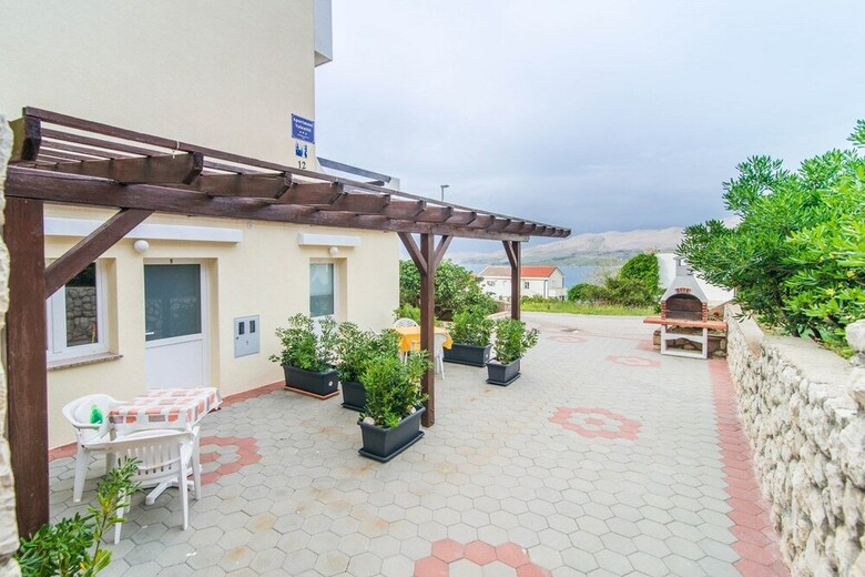 Apartments Valenti? 1304 Pag