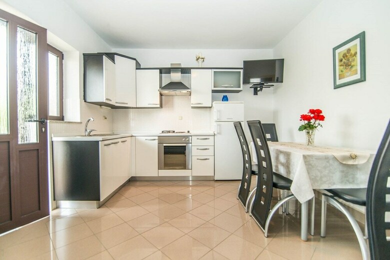 Apartments Valenti? 1304 Pag