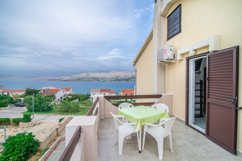 Apartments Valenti? 1304 Pag
