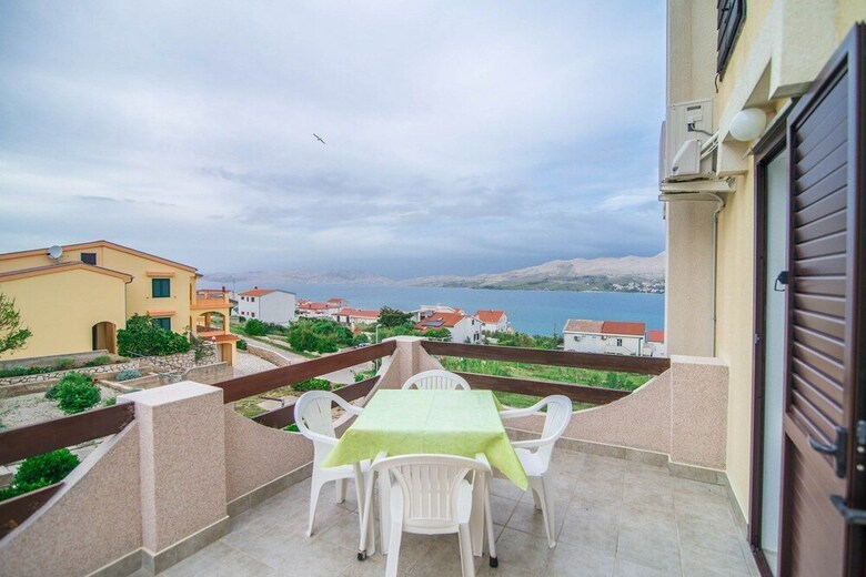 Apartments Valenti? 1304 Pag