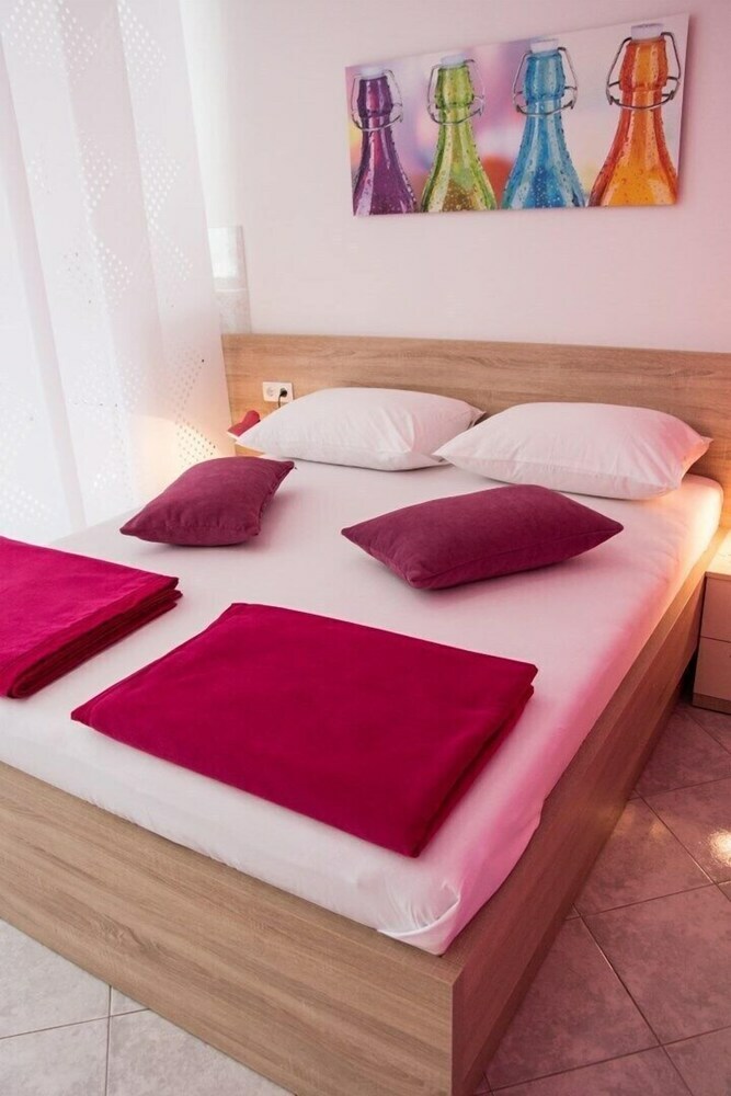 Apartments Valenti? 1304 Pag