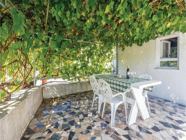 Holiday House Mali Raj