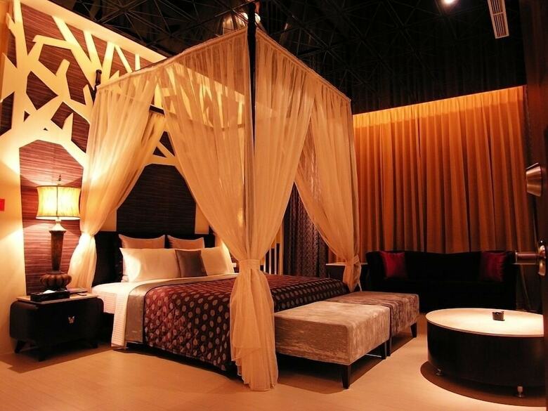 Mos Motel