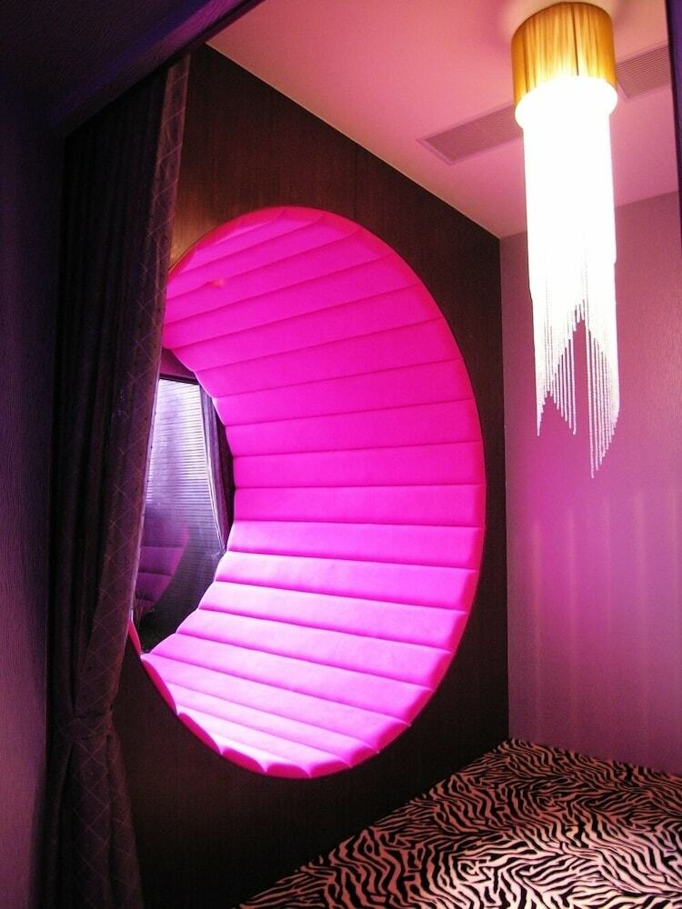 Mos Motel