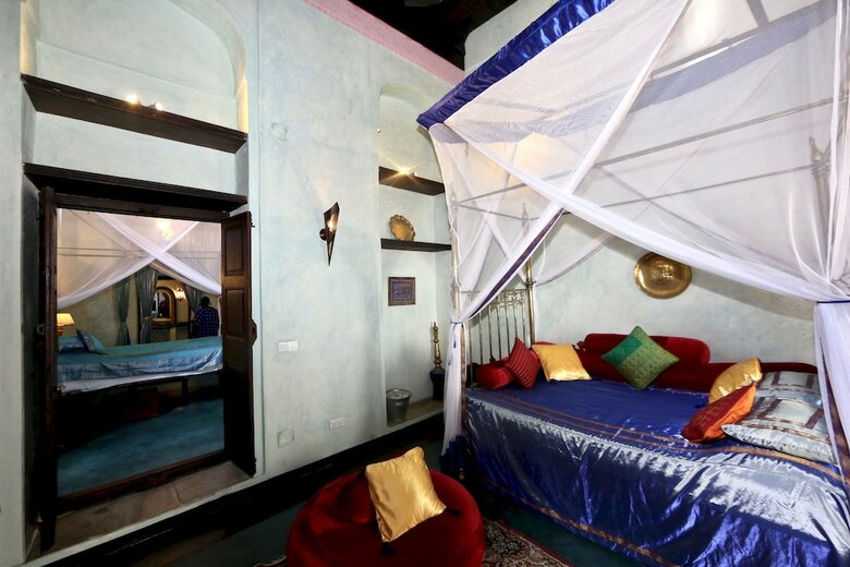 Hotel Emerson On Hurumzi
