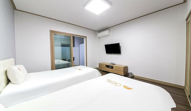 Orange Hotel