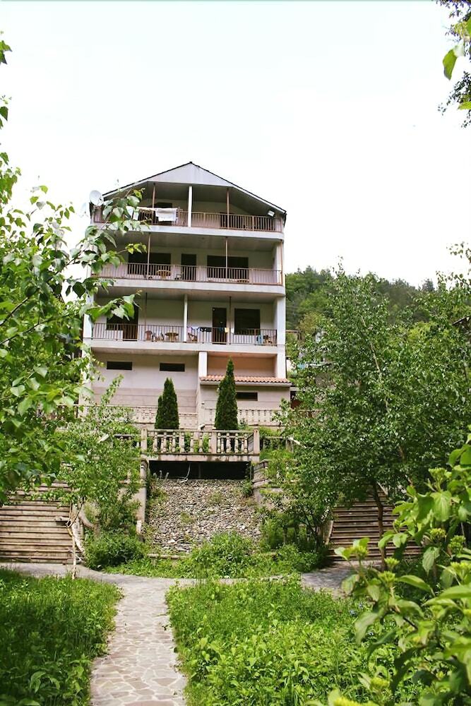 Hotel Rest House In Dilijan