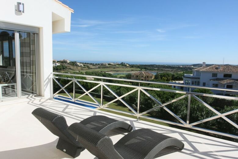 Sotogrande Almenara Modern 6 Br Villa