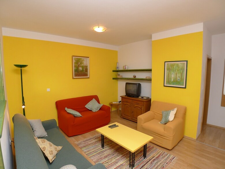 Apartment For Six Persons With 3 Bedrooms And Partial Sea View