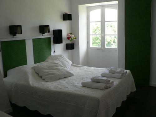 Hostal Chambres D'h�tes Et G�tes Du Ch�teau de Clauzuroux