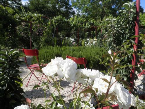 Hostal Chambres D'h�tes Et G�tes Du Ch�teau de Clauzuroux