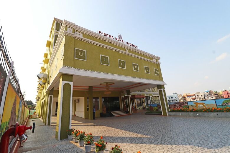 Hotel Capital O 30565 Pabitra Royal Regency