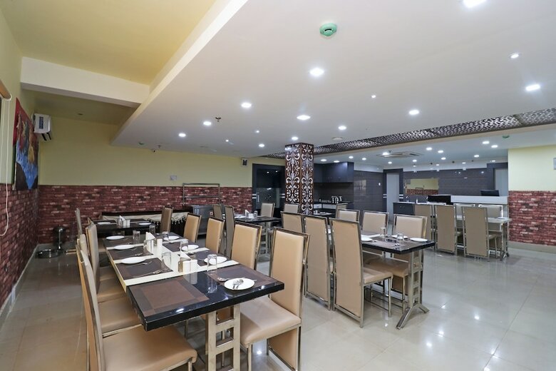 Hotel Capital O 30565 Pabitra Royal Regency