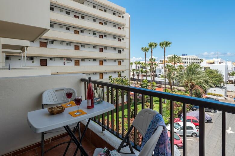 310. Apartment With Great Location In Las Americas!