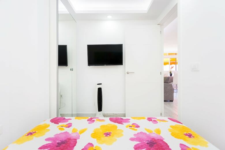 63. Los Cristianos Apartment, First Sea Line, Parking