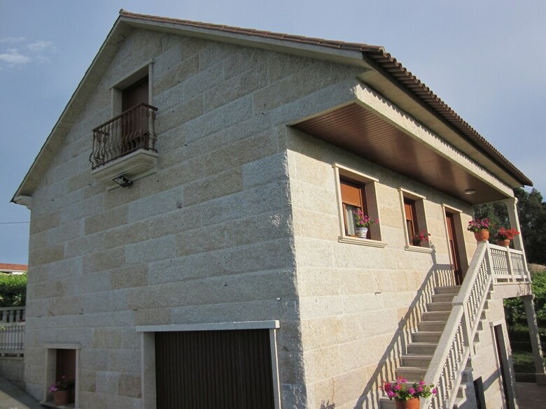 Villa 102628 -  House In Cambados