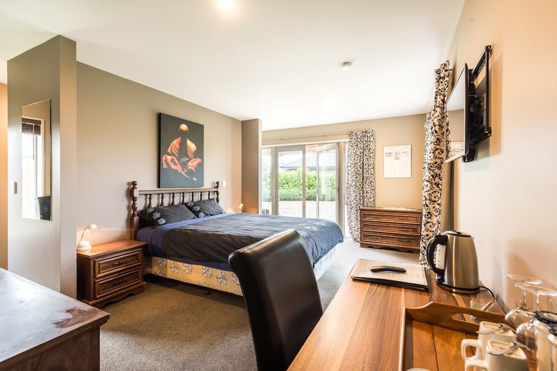 Hotel Rolleston Paradise