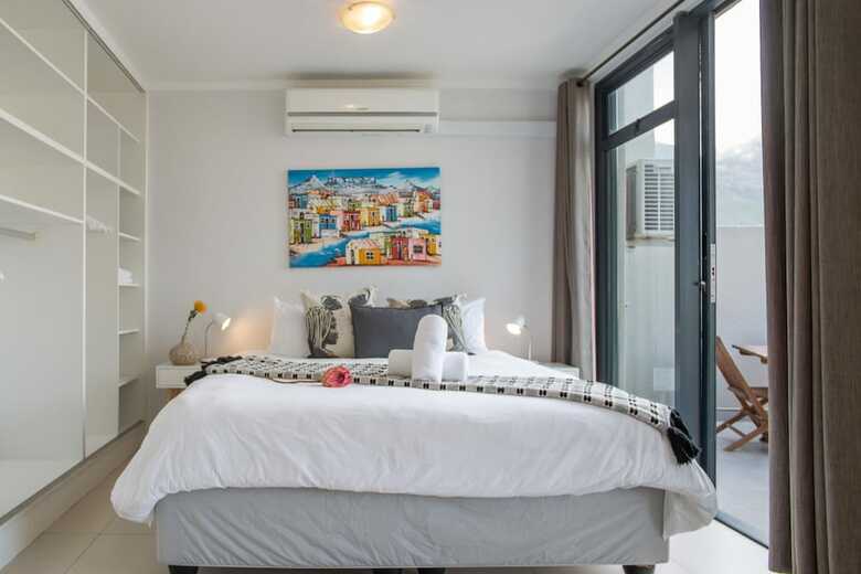 Four Seasons Apartments